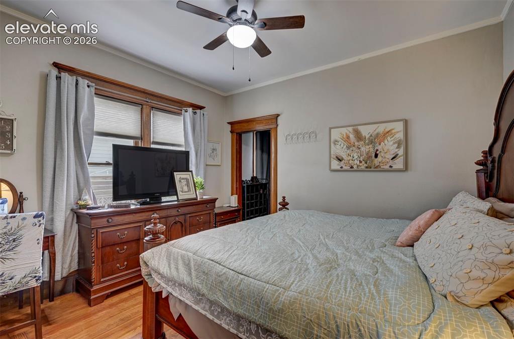 Image 17 of 49: Bedroom