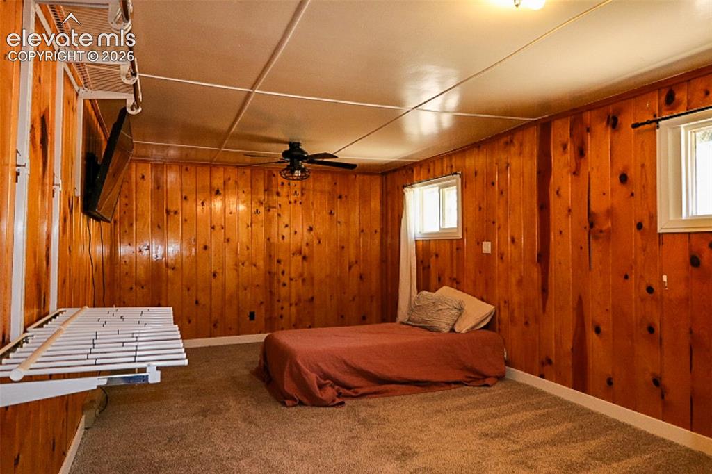 Image 13 of 27: Bedroom