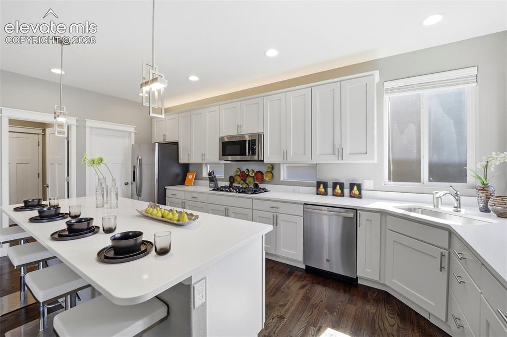 Image 14 of 46: Kitchen