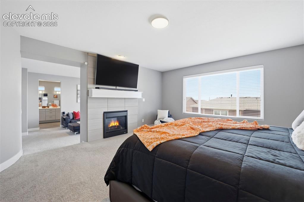 Image 19 of 46: Bedroom