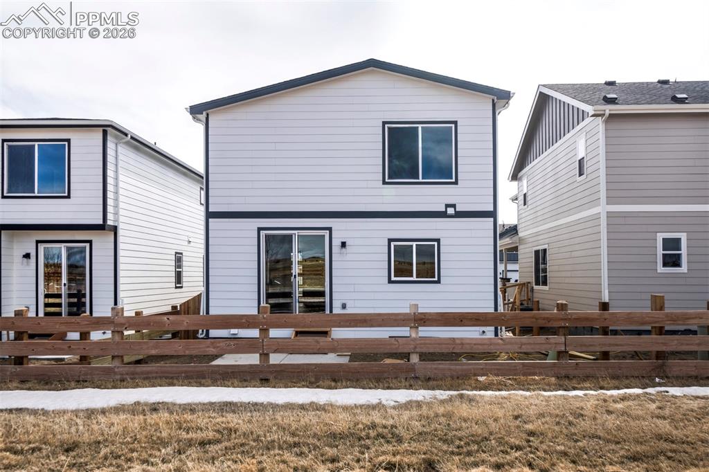 Image 3 of 37: Back of Structure