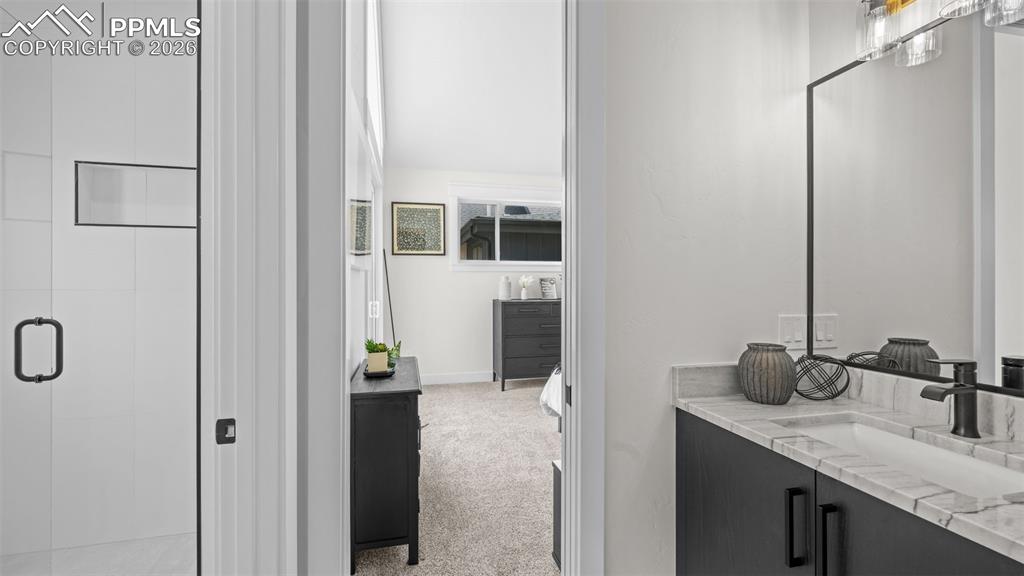 Image 15 of 47: Bathroom