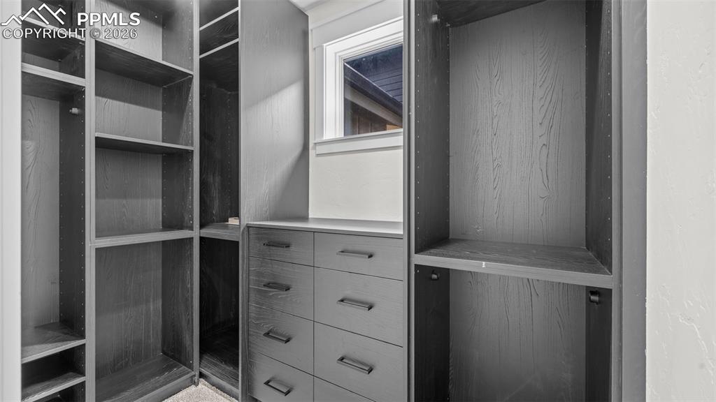 Image 27 of 47: Closet