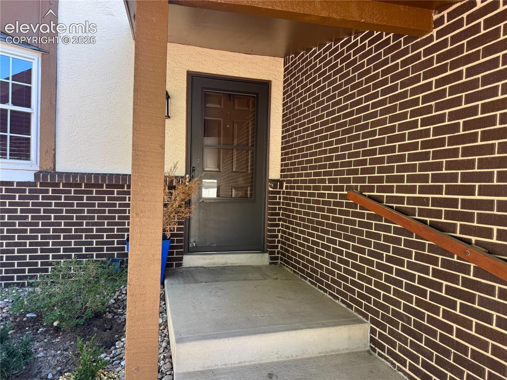 Image 3 of 8: Entry