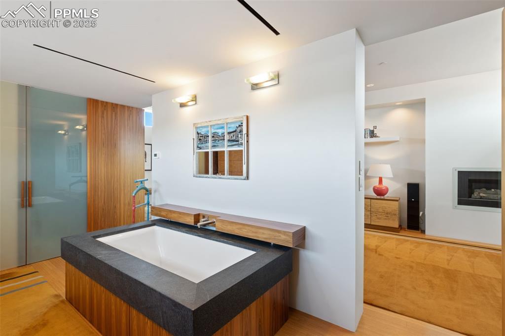 Image 18 of 46: Master Bathroom