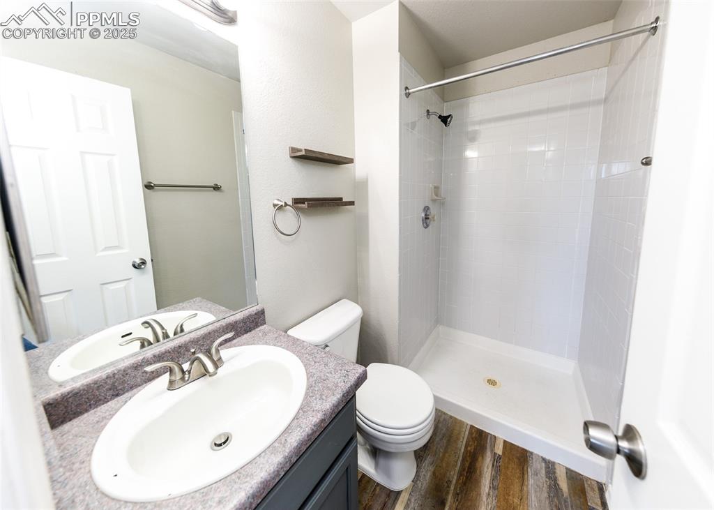 Image 22 of 32: Master Bathroom