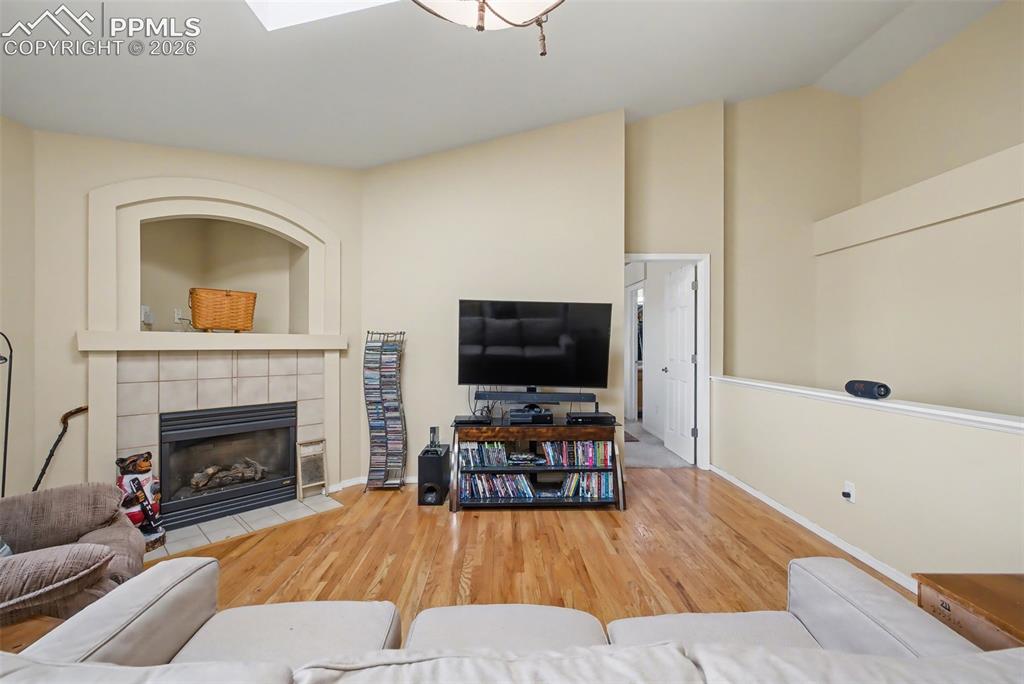 Image 11 of 50: Living Room