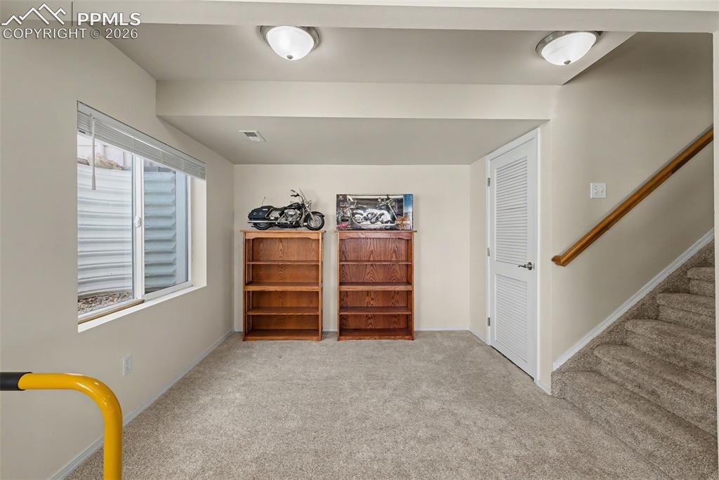 Image 39 of 50: Family Room