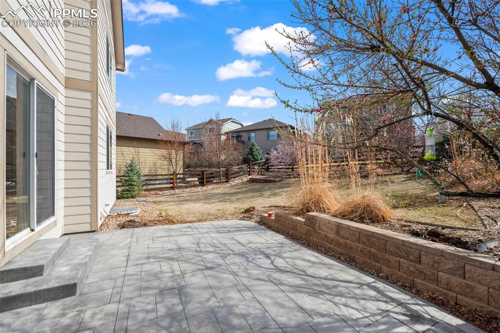 Image 26 of 35: Patio