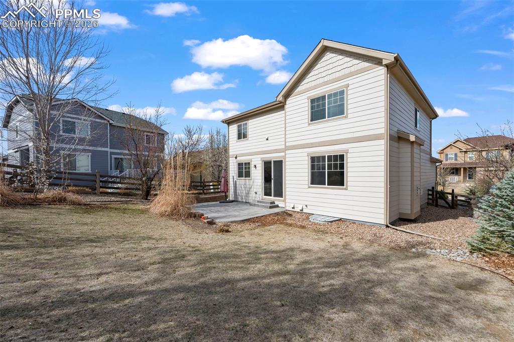 Image 28 of 35: Back of Structure