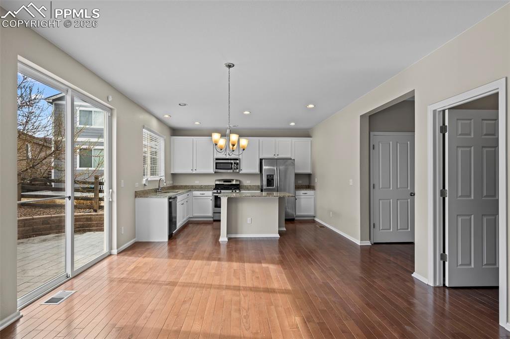 Image 7 of 35: Kitchen