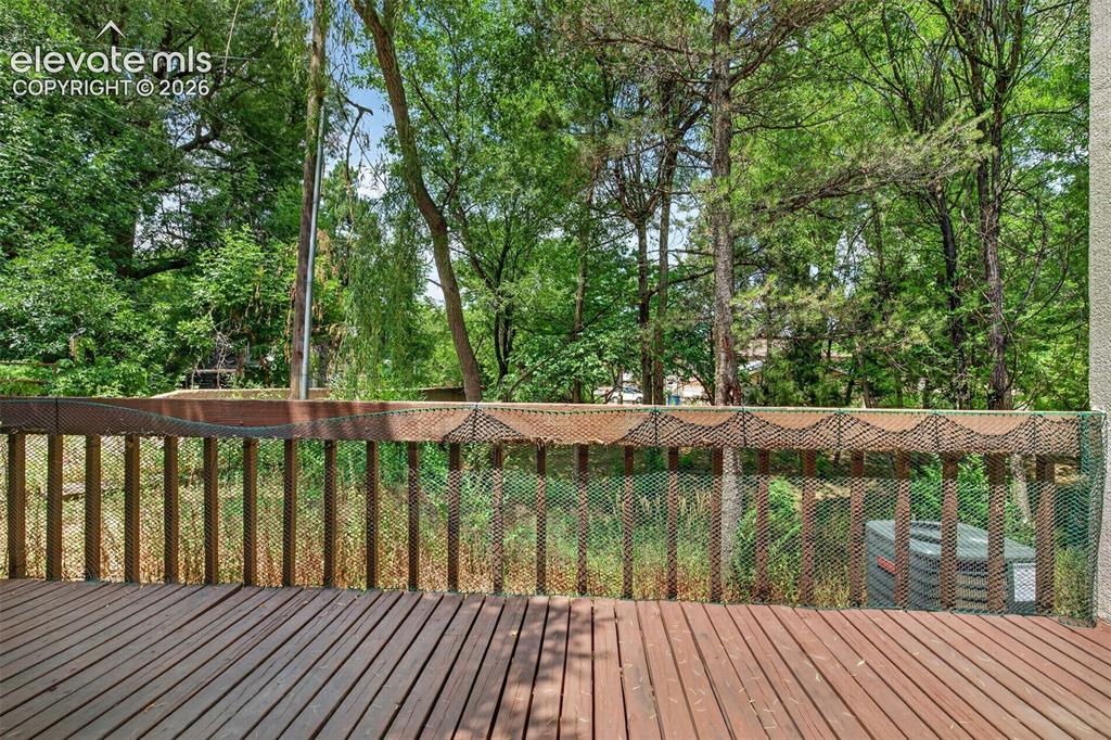 Image 14 of 27: Deck