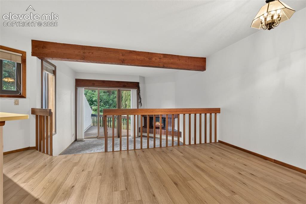 Image 7 of 27: Dining Area