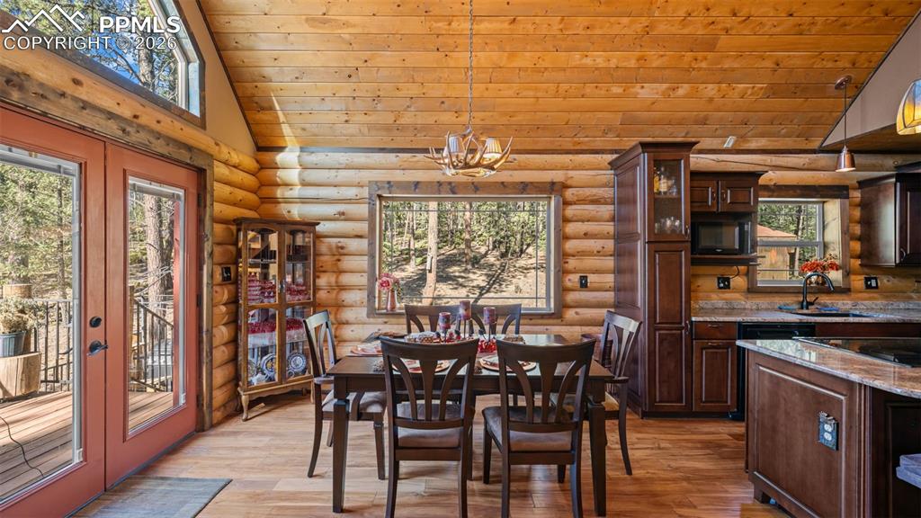 Image 6 of 41: Dining Area
