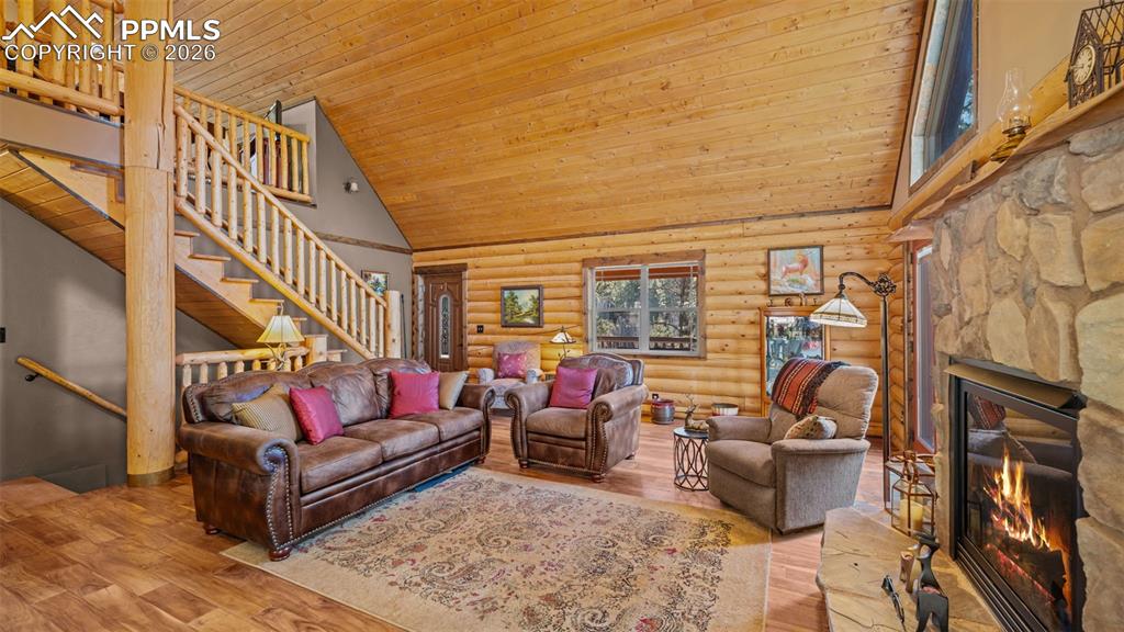 Image 9 of 41: Living Room