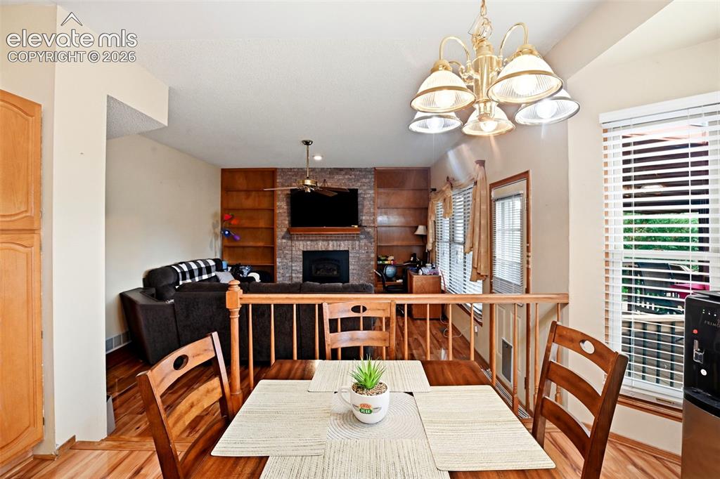Image 10 of 43: Dining Area