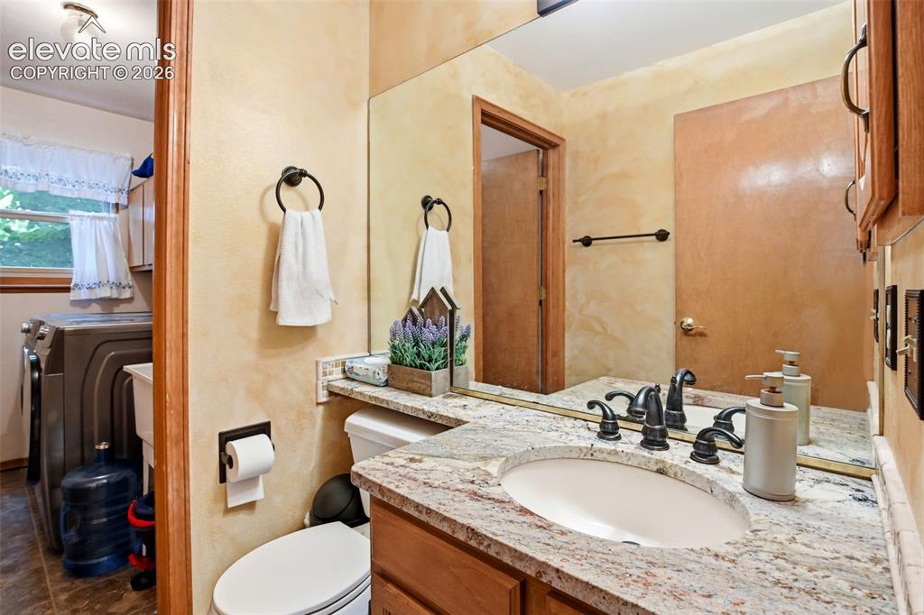 Image 16 of 43: Bathroom
