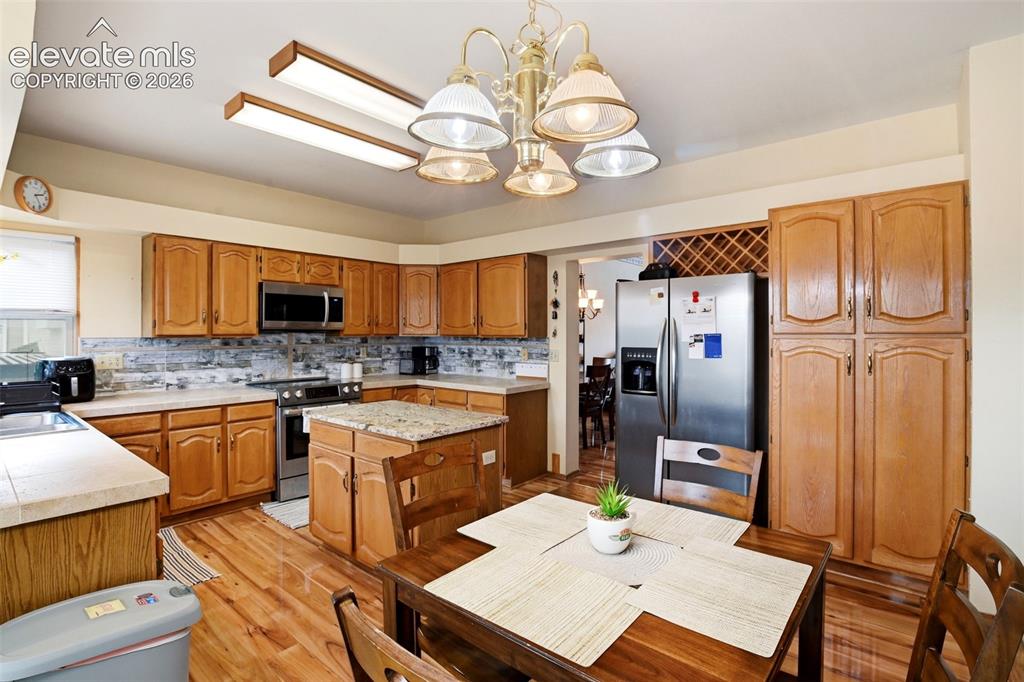 Image 7 of 43: Kitchen