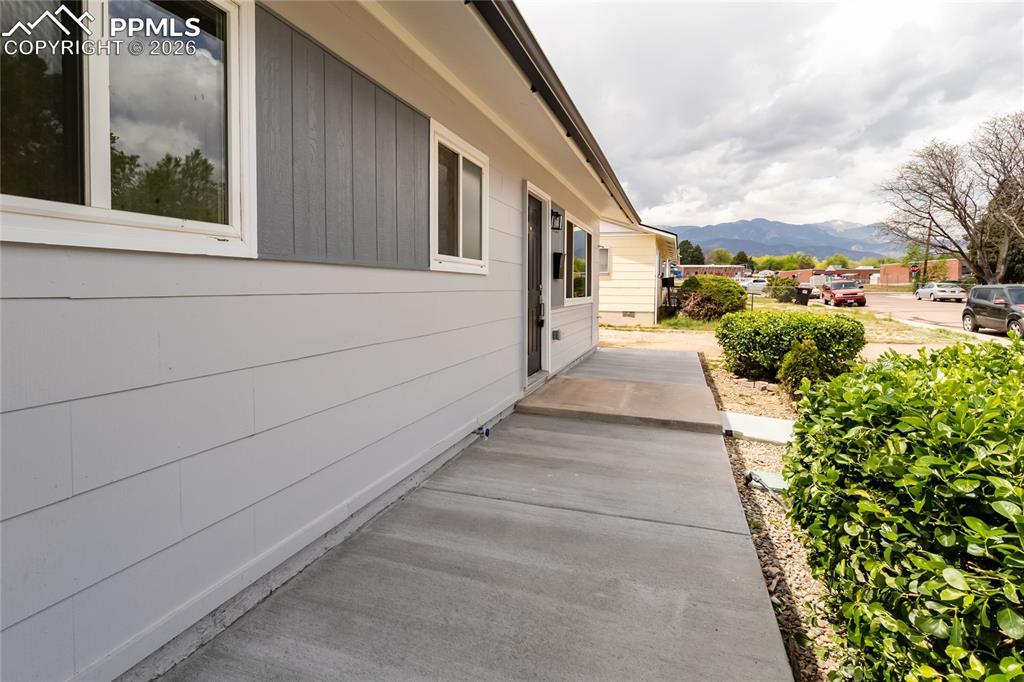 Image 4 of 48: New gutters and appliances!
