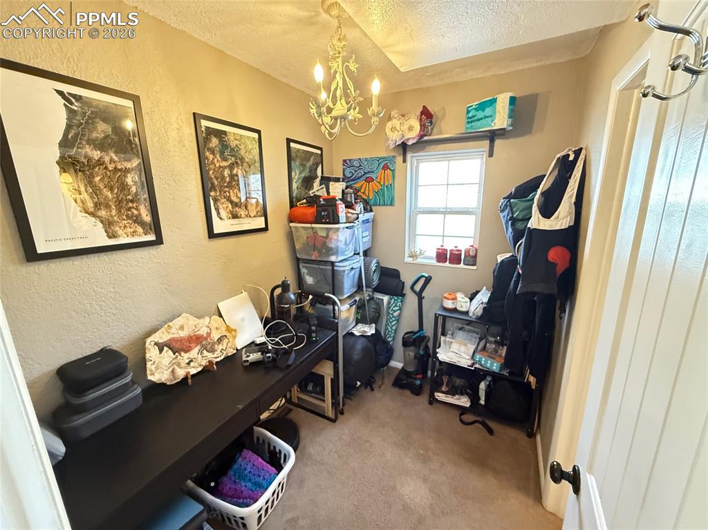 Image 16 of 28: Office