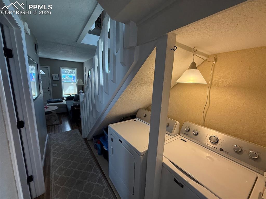 Image 23 of 28: Laundry