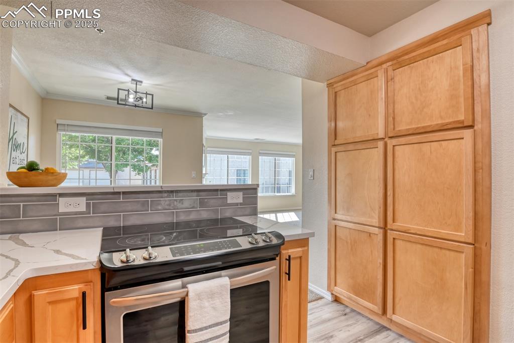 Image 8 of 34: Kitchen