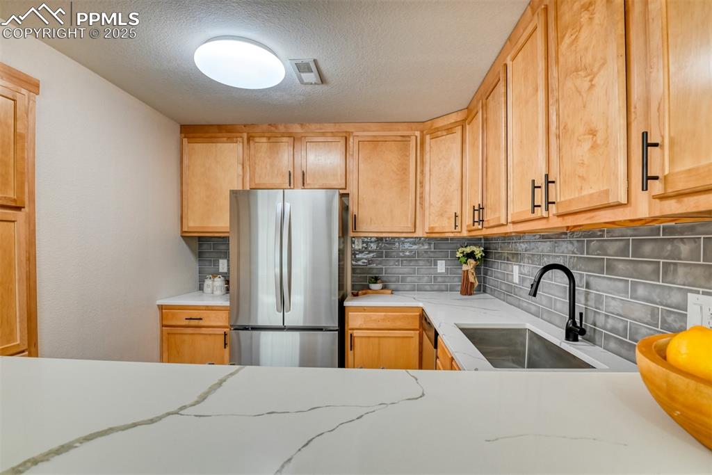 Image 9 of 34: Kitchen