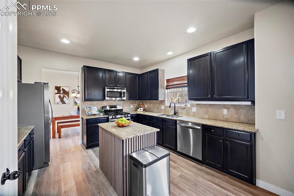 Image 10 of 39: Kitchen