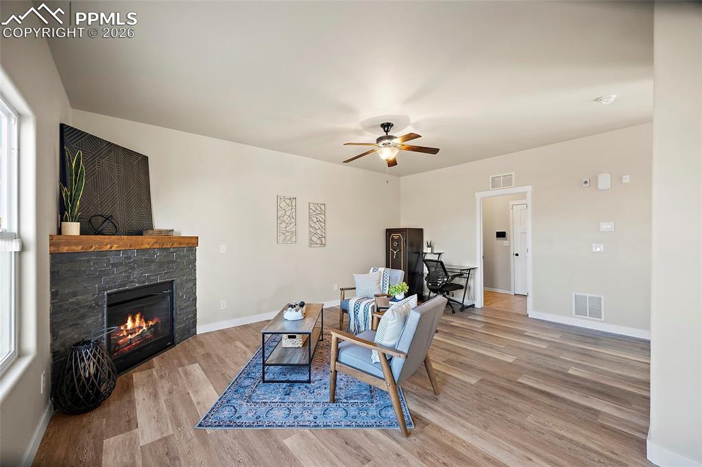 Image 13 of 39: Living Room