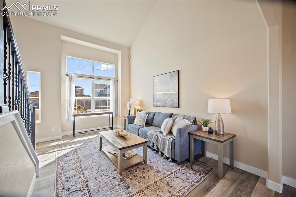 Image 6 of 39: Family Room