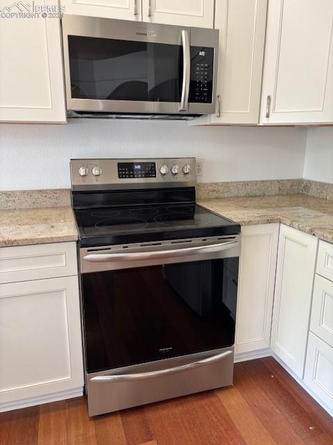 Image 6 of 27: Kitchen