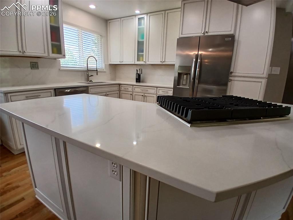 Image 12 of 49: Kitchen to die for!!