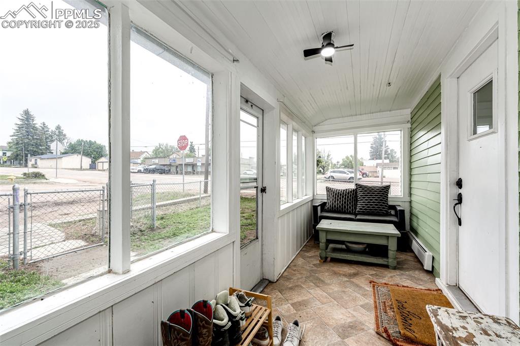 Image 4 of 30: Sun Room