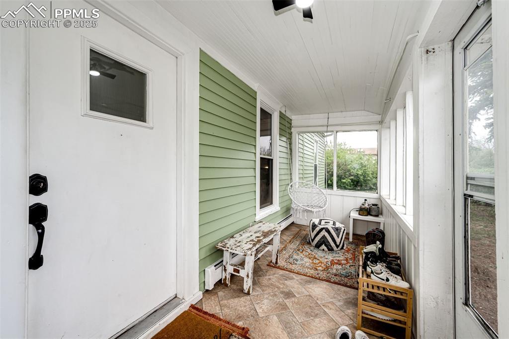 Image 5 of 30: Sun Room