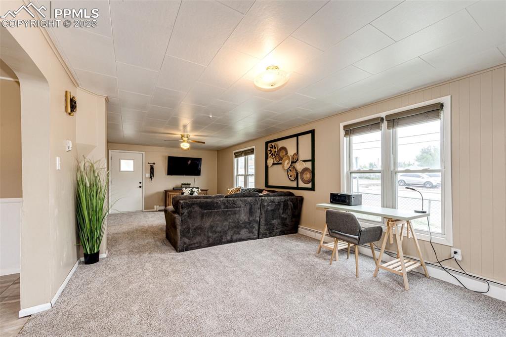 Image 9 of 30: Living Room