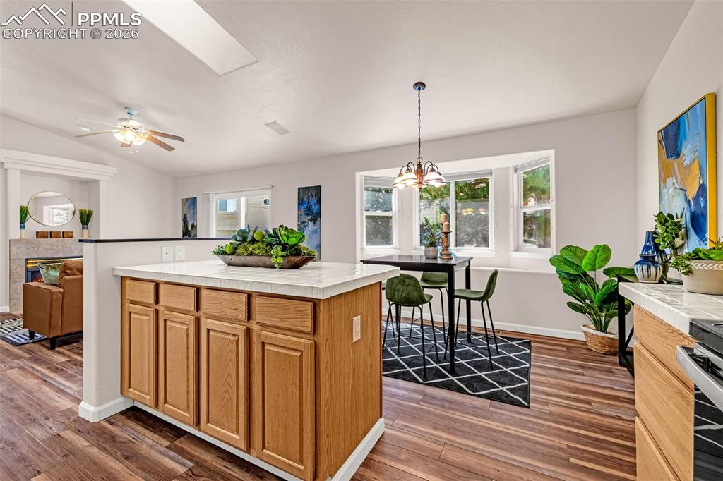 Image 11 of 40: Kitchen