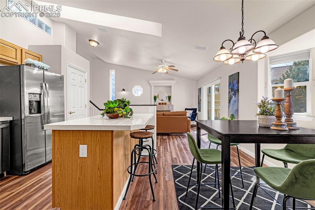 Image 12 of 40: Kitchen