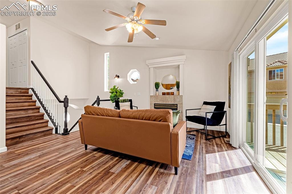 Image 14 of 40: Living Room