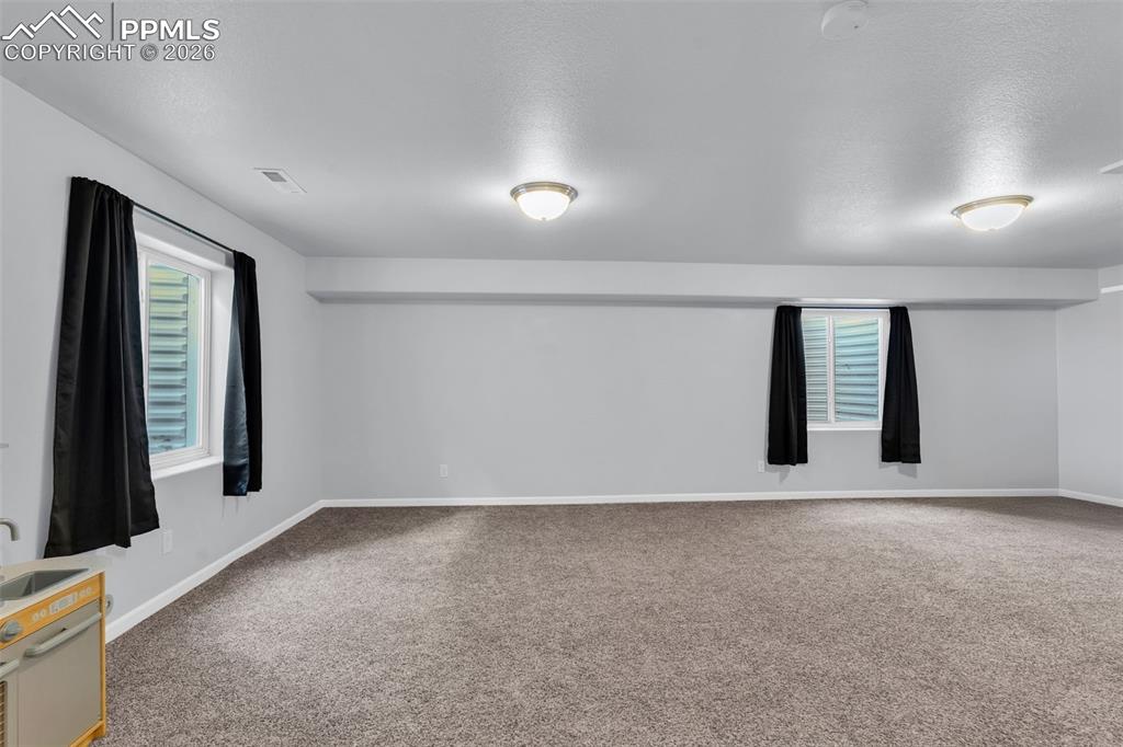 Image 18 of 32: Family Room