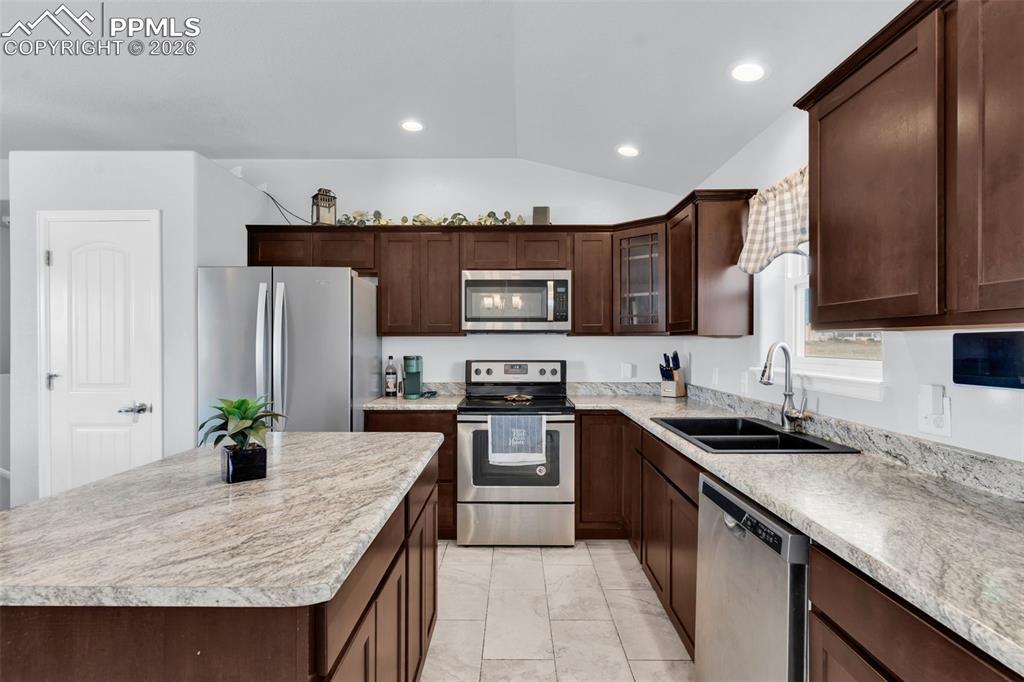 Image 2 of 32: Kitchen