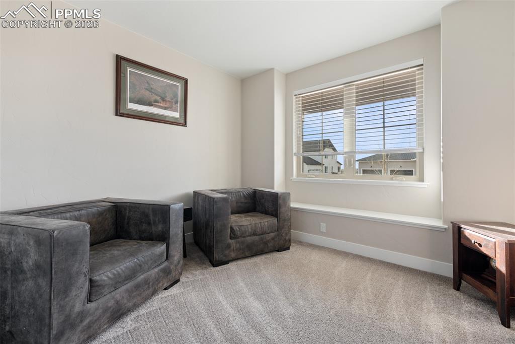 Image 11 of 50: Sitting Room