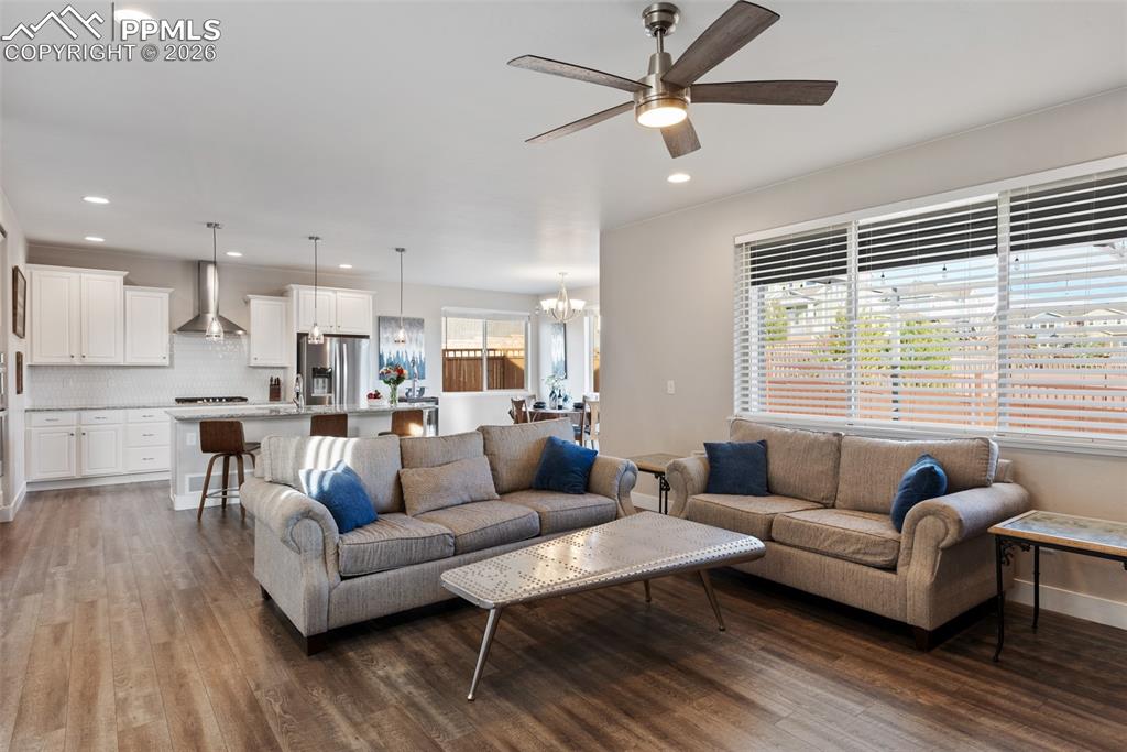 Image 16 of 50: Living Room