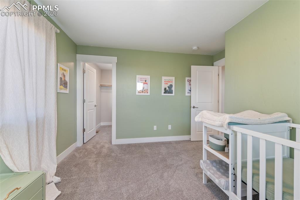 Image 36 of 50: Bedroom