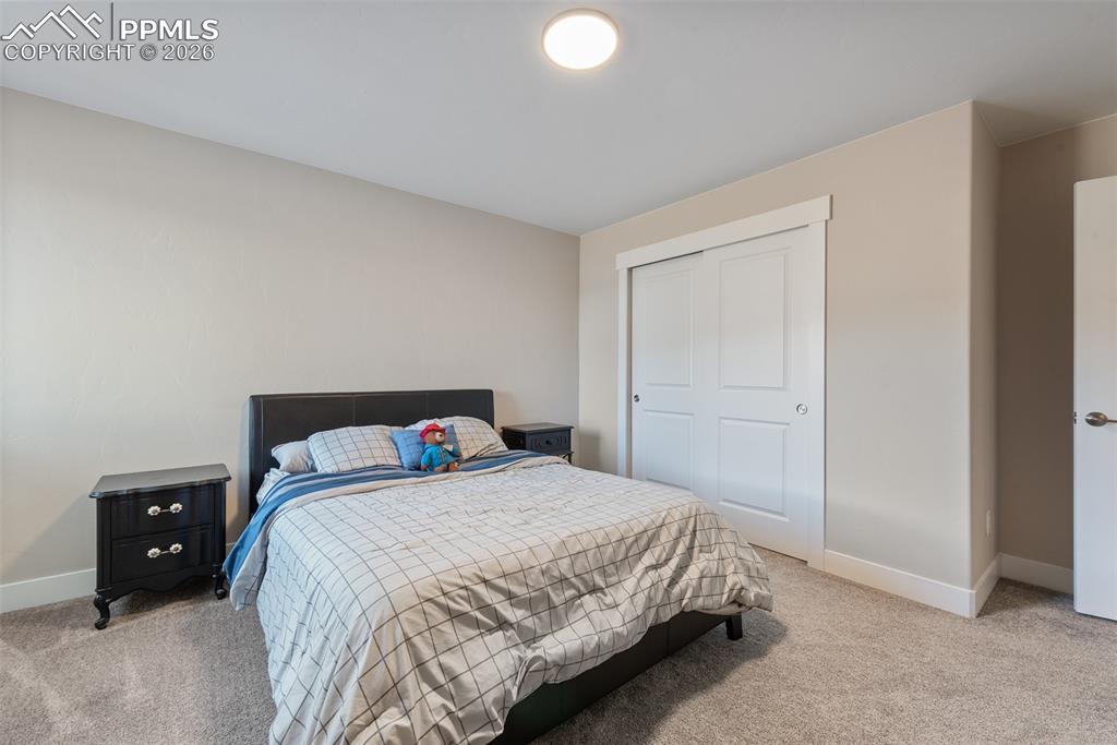 Image 38 of 50: Bedroom