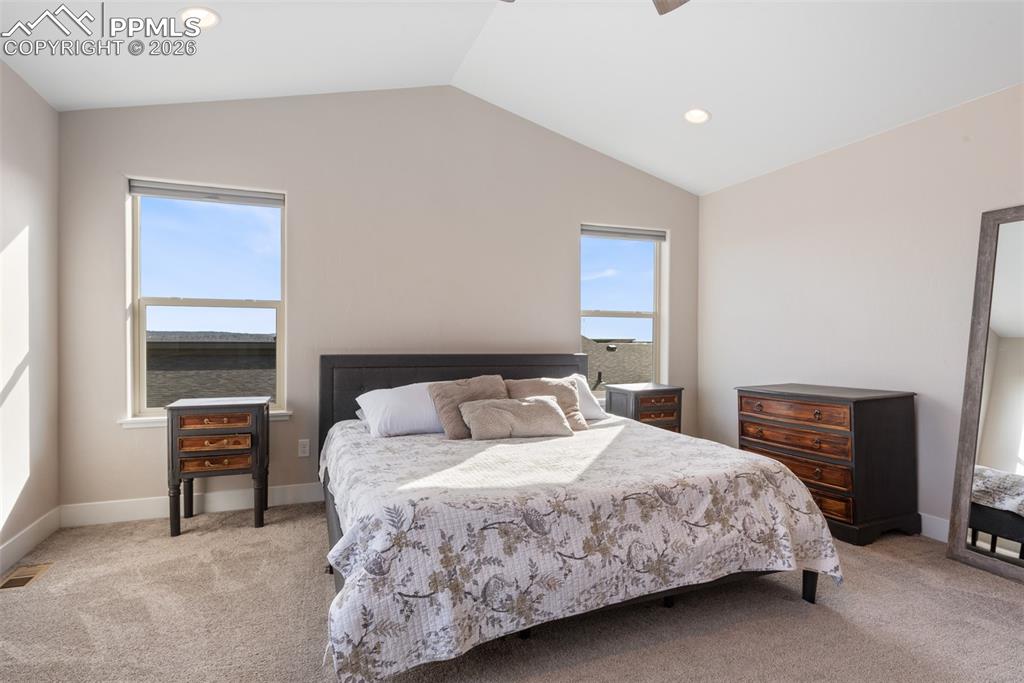 Image 41 of 50: Bedroom