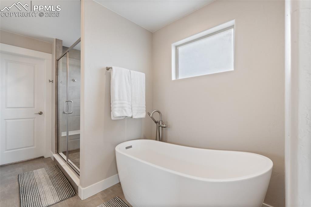 Image 44 of 50: Bathroom