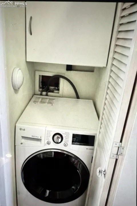 Image 12 of 24: Laundry