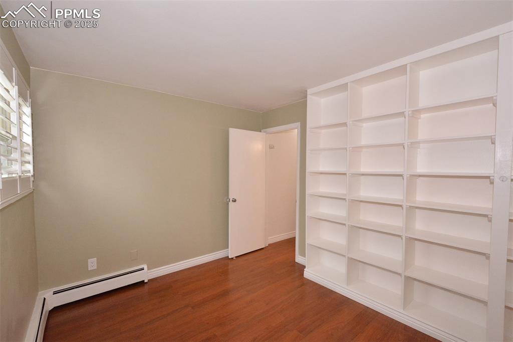 Image 19 of 24: 2nd view of bedroom 2