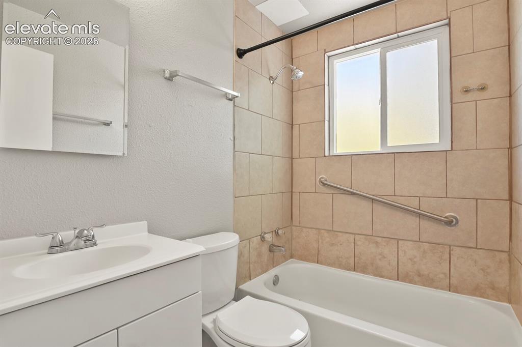 Image 12 of 26: Bathroom