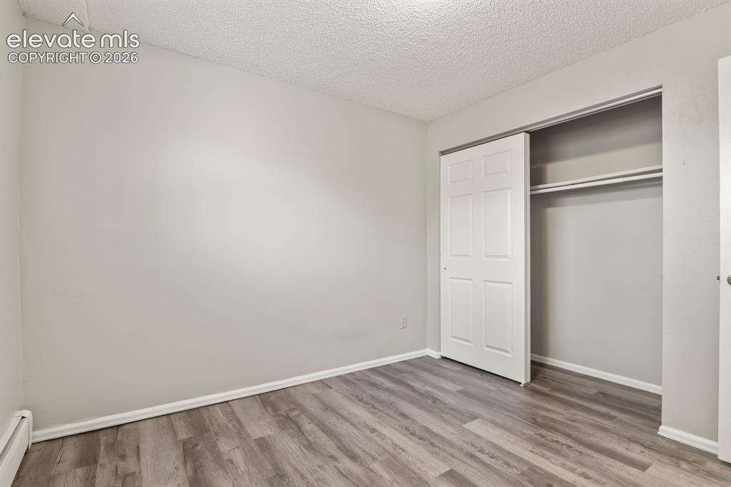 Image 14 of 26: Bedroom
